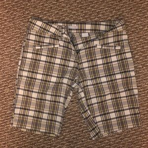 Plaid bermuda shorts